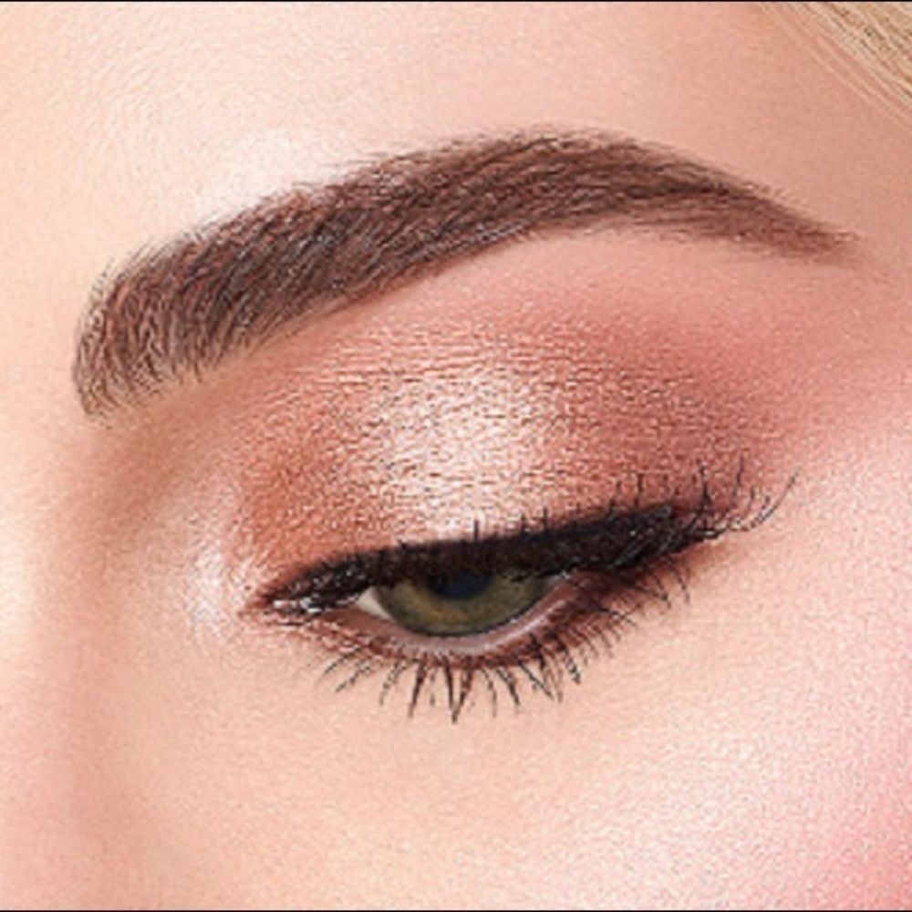 NEW Two Faced Born This Way Natural Nudes Eyeshadow - Picture 5 of 8